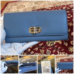 NWT Michael Kors Sullivan large carry All wallet